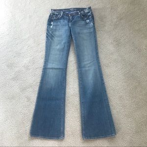 575 Low Rise Bootcut Jeans Size 24 in Light Blue